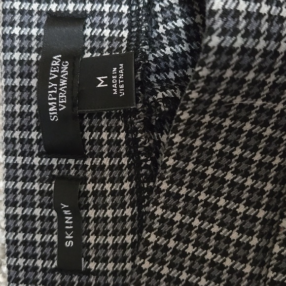 Simply Vera skinny plaid pull on pants in medium - Picture 5 of 10